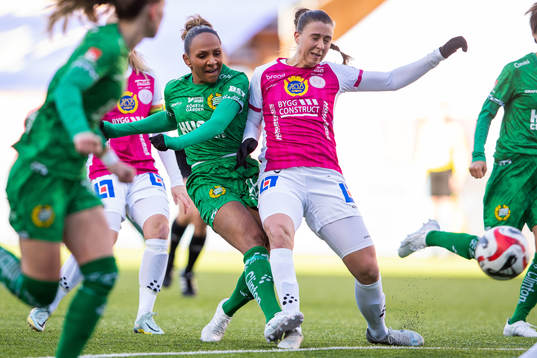 Hammarbys Madelen Janogy och IK Uppsalas Emilia Hjertberg