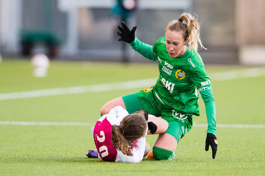 IK Uppsalas Matilda Kristell och Hammarbys Julia Roddar