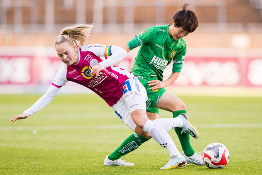 IK Uppsalas Agnes Nyberg och Hammarbys Maika Hamano