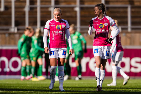 IK Uppsalas Klara Folkesson och Wilma Öhman deppar