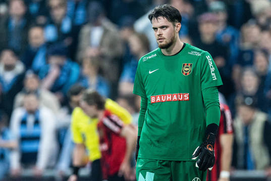 Brommapojkarnas Oscar Linnér deppar