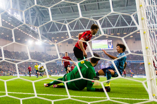 Djurgårdens Gustav Wikheim gör 2-0 bakom Brommapojkarnas