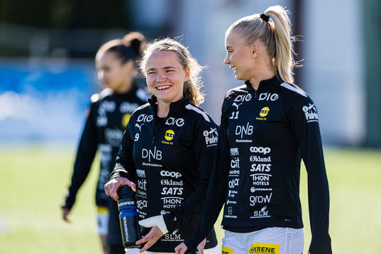 Signe Holt Andersen and Thea Kyvåg of LSK Kvinner the