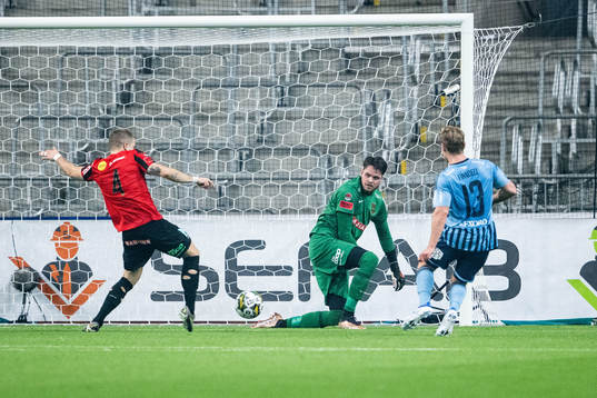 Brommapojkarnas Amadeus Sögaard och Oscar Linnér mot