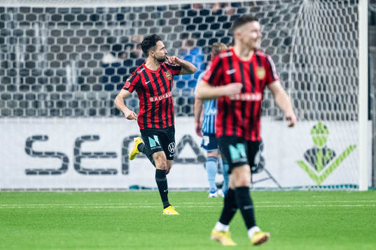 Brommapojkarnas Marijan Cosic jublar