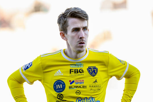 Falkenbergs Adam Eriksson före fotbollsmatchen i Ettan