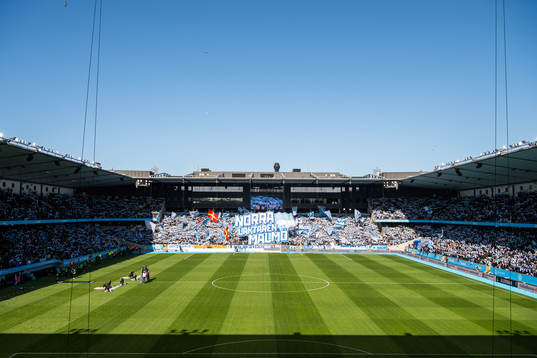 Malmö FFs supportrar med tifo
