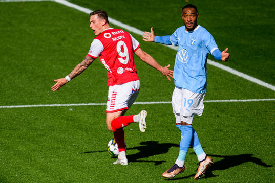Kalmars Mileta Rajovic and Malmö FFs Derek Cornelius
