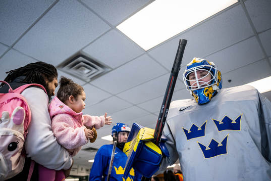 Bläddra bland fler bilder av 2023 IIHF Women's World Championship, Day -4, Sweden, Practice