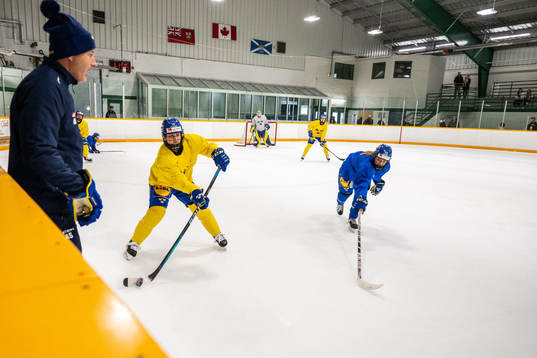 Assistant coach Andreas Spångberg and Maja Nylén-Persson