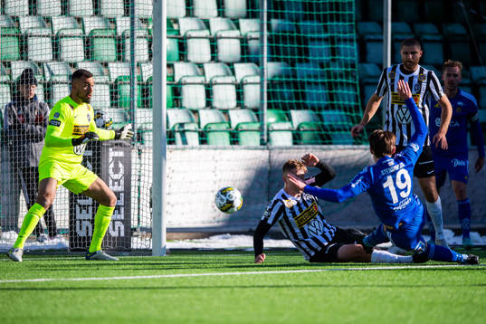 GIF Sundsvalls Teodor Stenshagen gör 1-0 bakom Landskronas