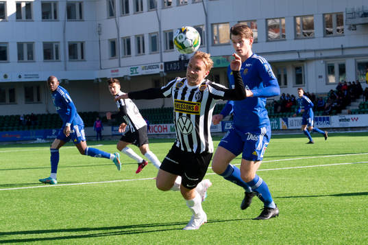 Landskronas Edvin Dahlqvist och GIF Sundsvalls Teodor