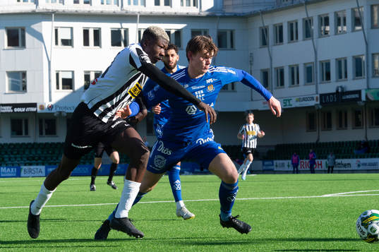 Landskronas Ousmane Diawara och GIF Sundsvalls Teodor
