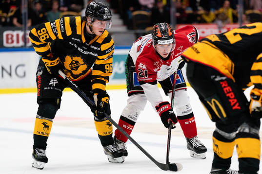 Skellefteås Rickard Hugg och Örebros Linus Öberg