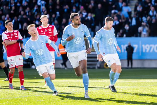 Malmö FFs Isaac Kiese Thelin jublar ihop med Anders
