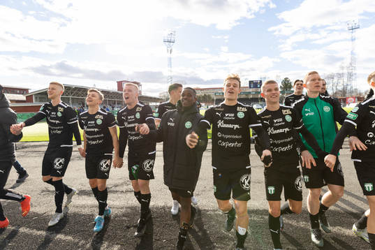 Västerås SKs spelare jublar