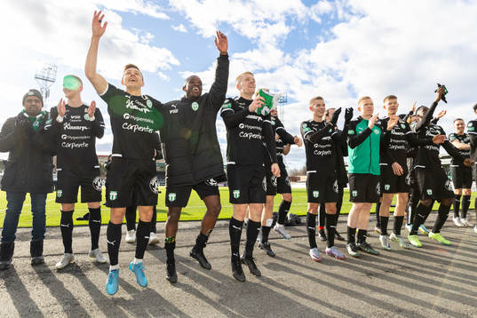 Västerås SKs Simon Gefvert, Jaheem Burke och Simon