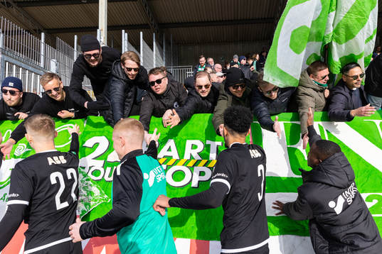 Västerås SKs spelare jublar