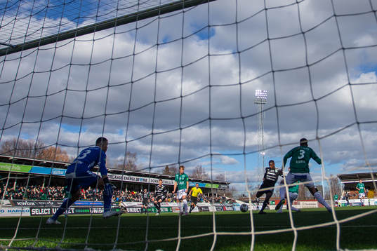 Västerås SKs Jaheem Burke gör 1-2