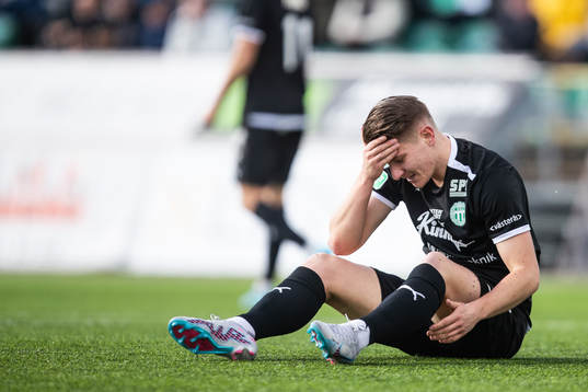 Västerås SKs Martin Gambos har ont