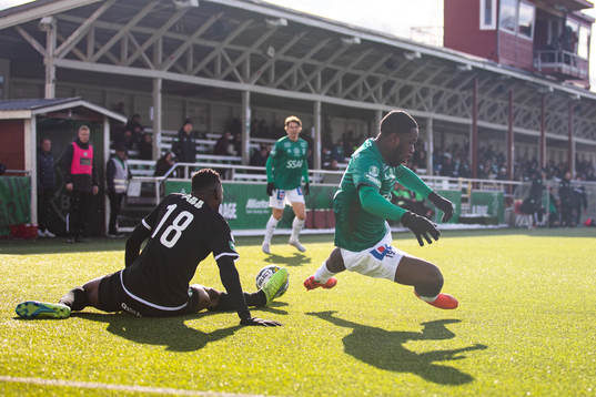 Västerås SKs Frederic Nsabiyumva och Brages Kevin Appiah