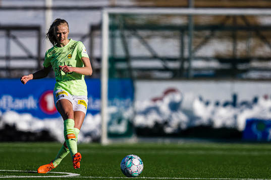 Mia Authen of LSK Kvinner