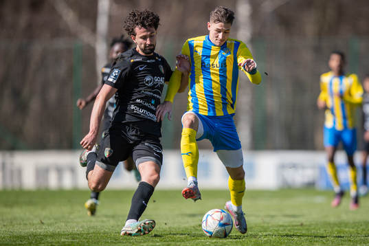Ariana FCs Gani Bunjaku och Eskilsminne IFs André