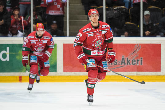 Modos Johan Södergran jublar