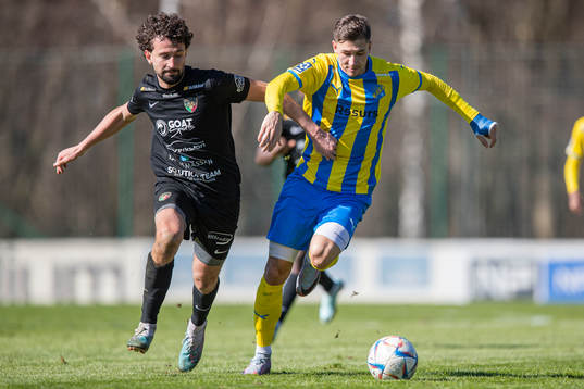 Ariana FCs Gani Bunjaku och Eskilsminne IFs André