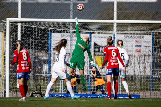 Brommapojkarnas målvakt Nichole Persson