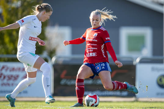 Vittsjös Moa Karlsson och Brommapojkarnas Sara Olai