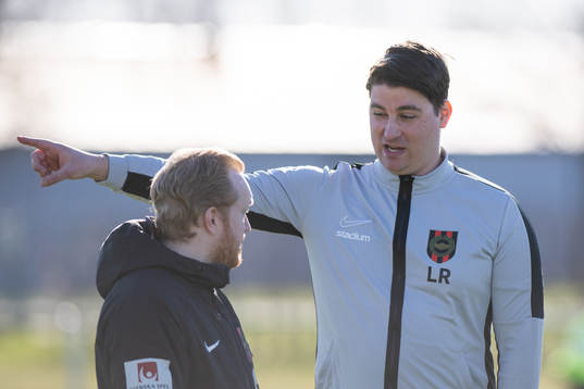 Brommapojkarnas assisterande tränare Lucas Riedel