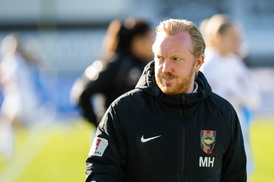 Brommapojkarnas målvaktstränare Mathias Hallbygård