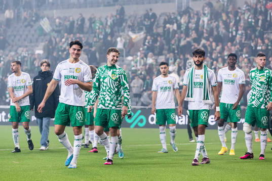 Hammarbys spelare jublar