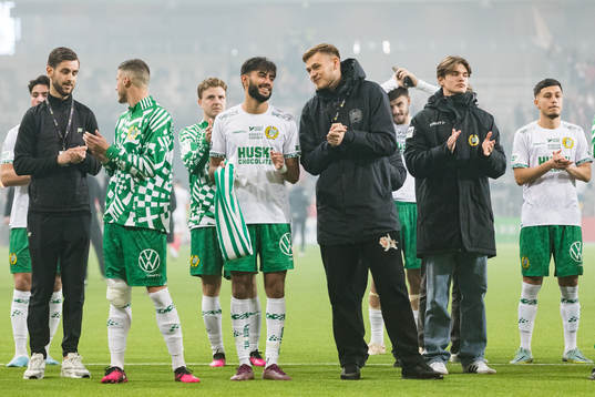 Hammarbys spelare jublar