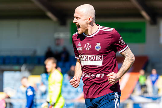 Gefles Anton Lundin jublar