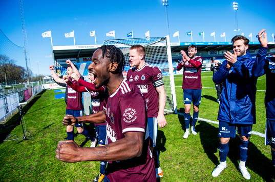 Gefles York Rafael och lagkamraterna jublar