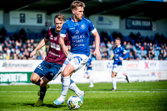 Trelleborgs Tobias Karlsson mot Gefles Leo Englund