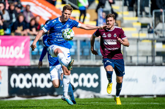 Trelleborgs Tobias Karlsson mot Gefles Leo Englund