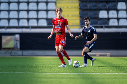 Skövde AIKs Mikael Mörk och Utsiktens Allan Mohideen