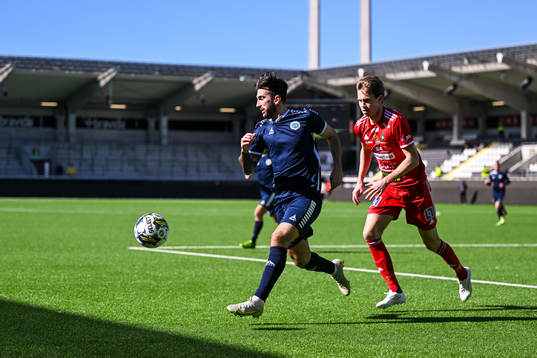 Utsiktens Allan Mohideen och Skövde AIKs Mikael Mörk