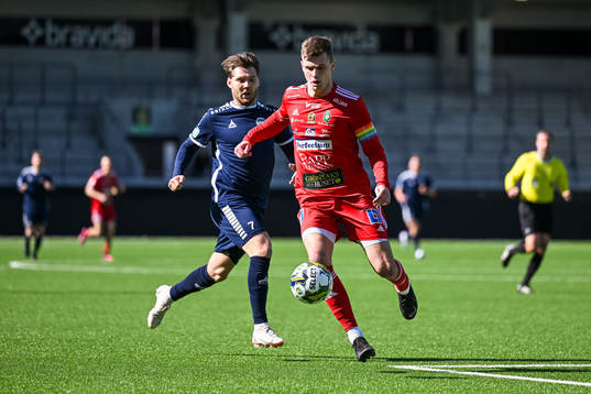 Utsiktens Karl Bohm och Skövde AIKs Filip Schyberg