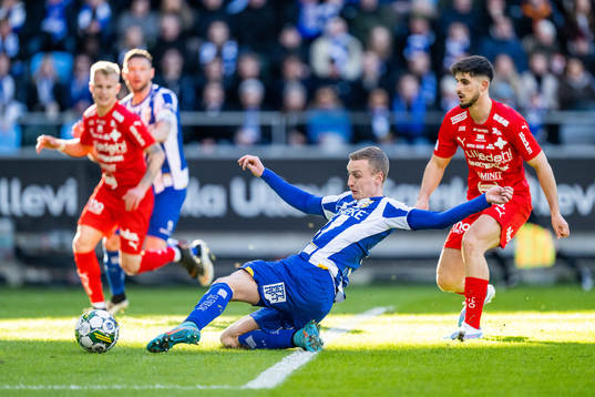 IFK Göteborgs Sebastian Ohlsson och Värnamos Emin