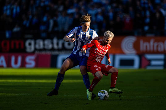 IFK Göteborgs Johan Bångsbo och Värnamos Marco Bustos