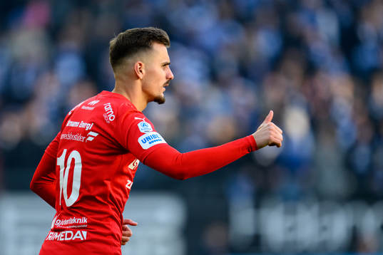 Värnamos Ajdin Zeljkovic gör tummen upp