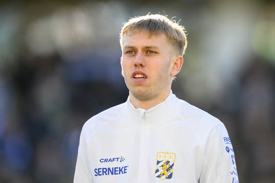 IFK Göteborgs Elias Hagen vid lineup innan fotbollsmatchen