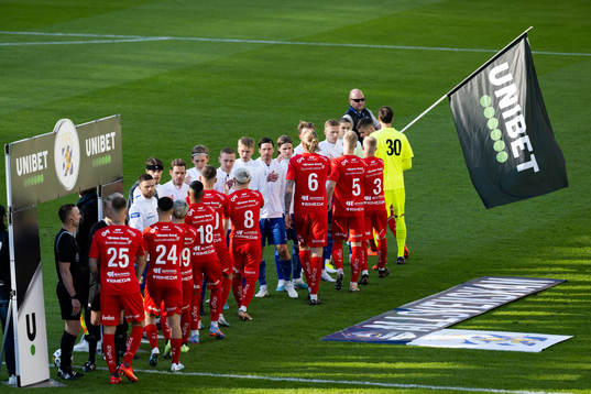 Lagen hälsar på varandra
