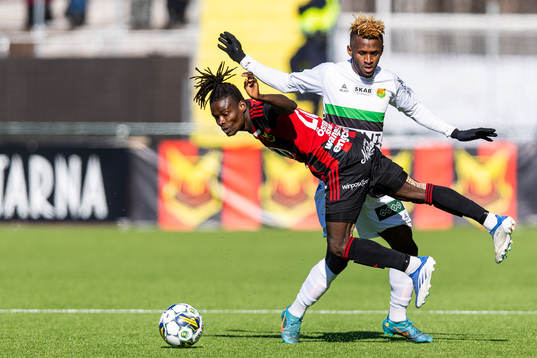 Östersunds Sebastian Karlsson Grach och GAIS Richard Emeka