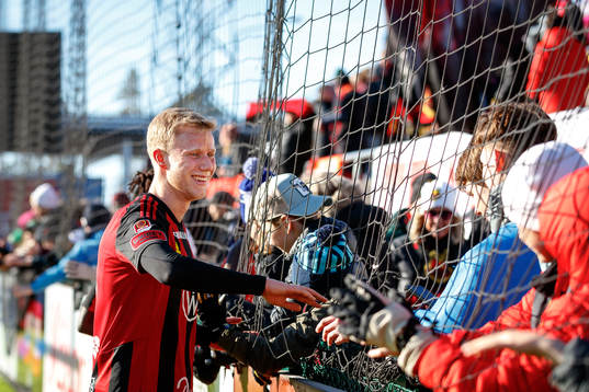 Östersunds André Nader tackar publiken