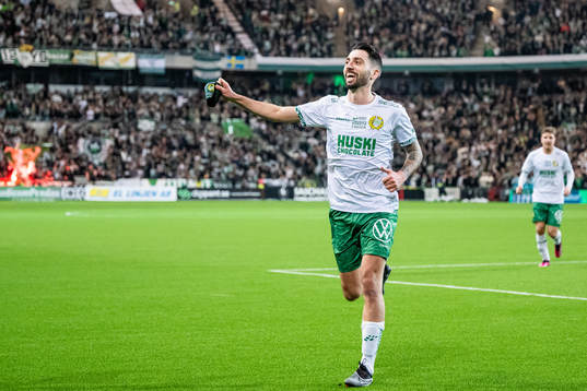 Hammarbys Nahir Besara jublar